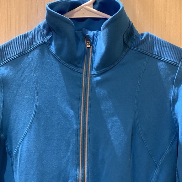 Lululemon Running Top - Sz 4 - Picture 3 of 4